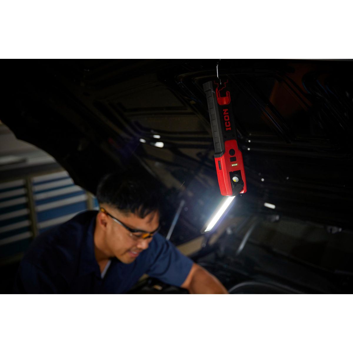 1000 Lumen Dual-Sided Rechargeable Slim Bar Light D683414