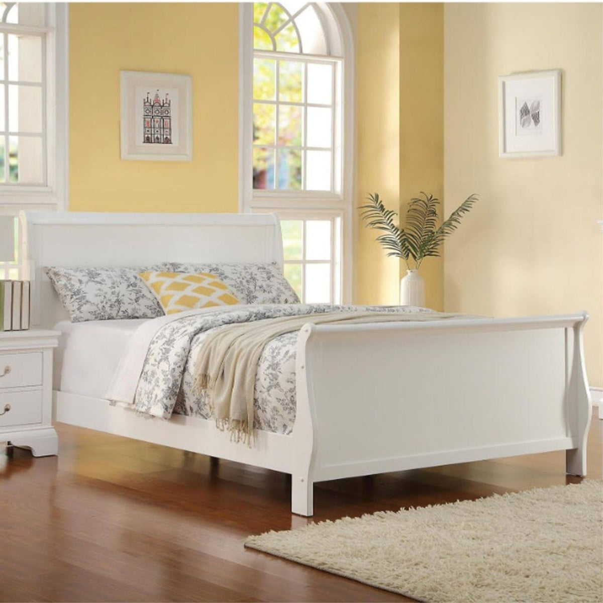 White Wooden Twin Bed K878