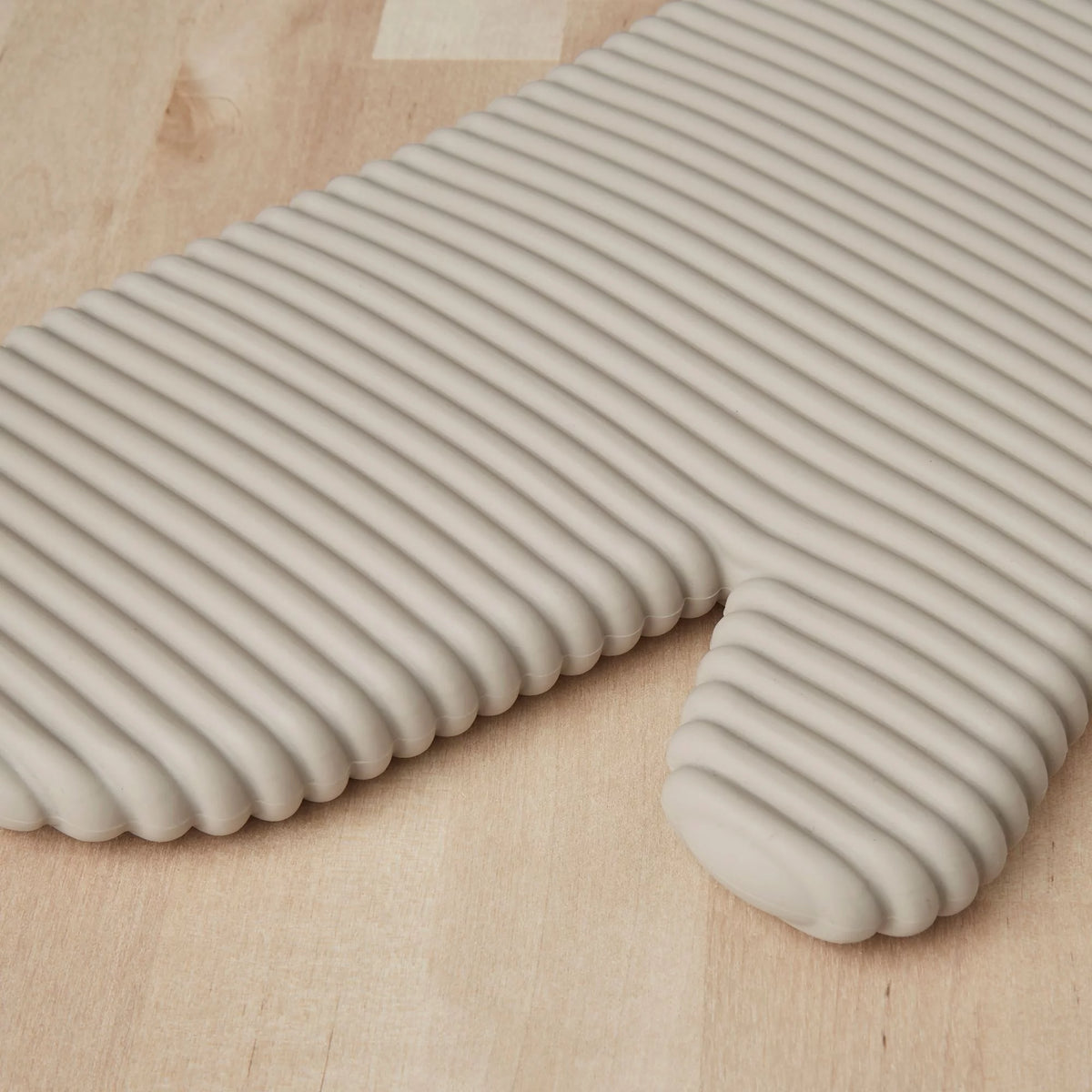 Ribbed Soft Silicone Oven Mitt Set, Set of 2 Z7219