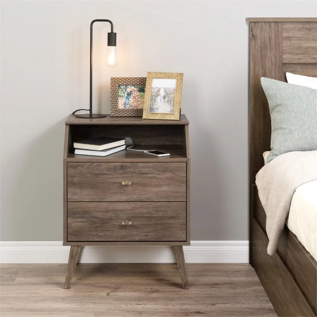 4-Piece Set with 2 Nightstands 7-Drawer Dresser and Computer Desk B6042