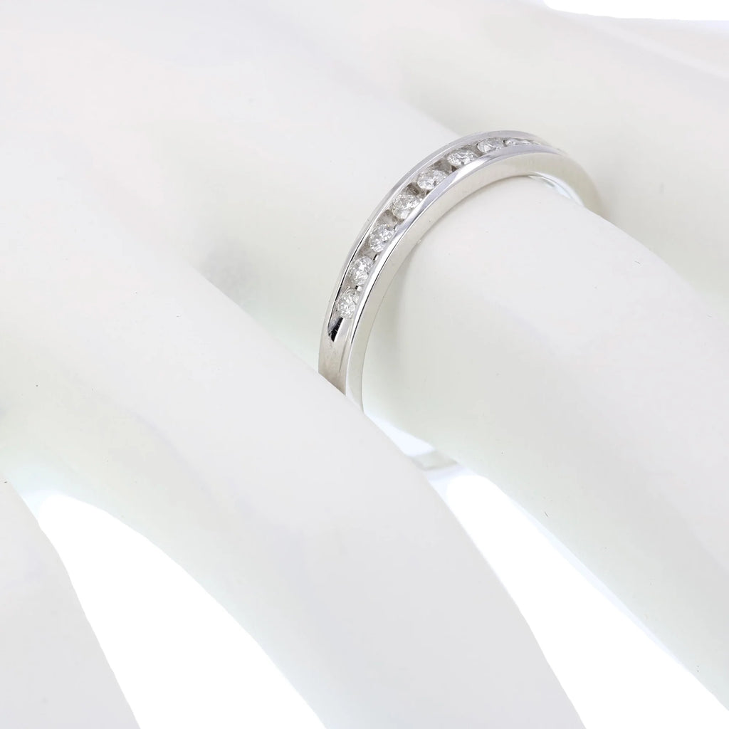 10K White Gold Diamond Wedding Band Size 7 X401499
