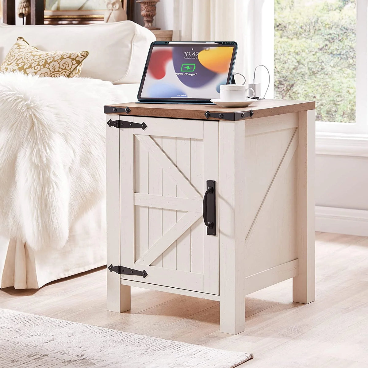 Light Rustic Oak Wood Metal End Side Table with Charging Station D353