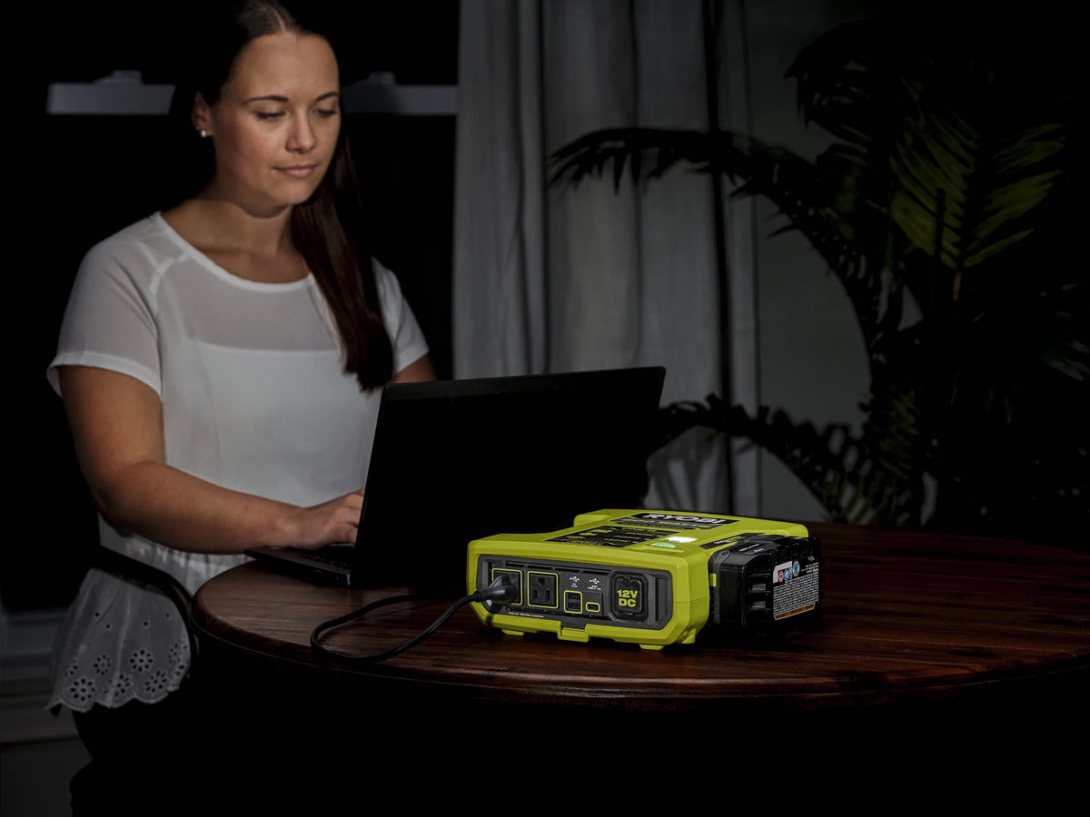 800 Watt Power Inverter W846306